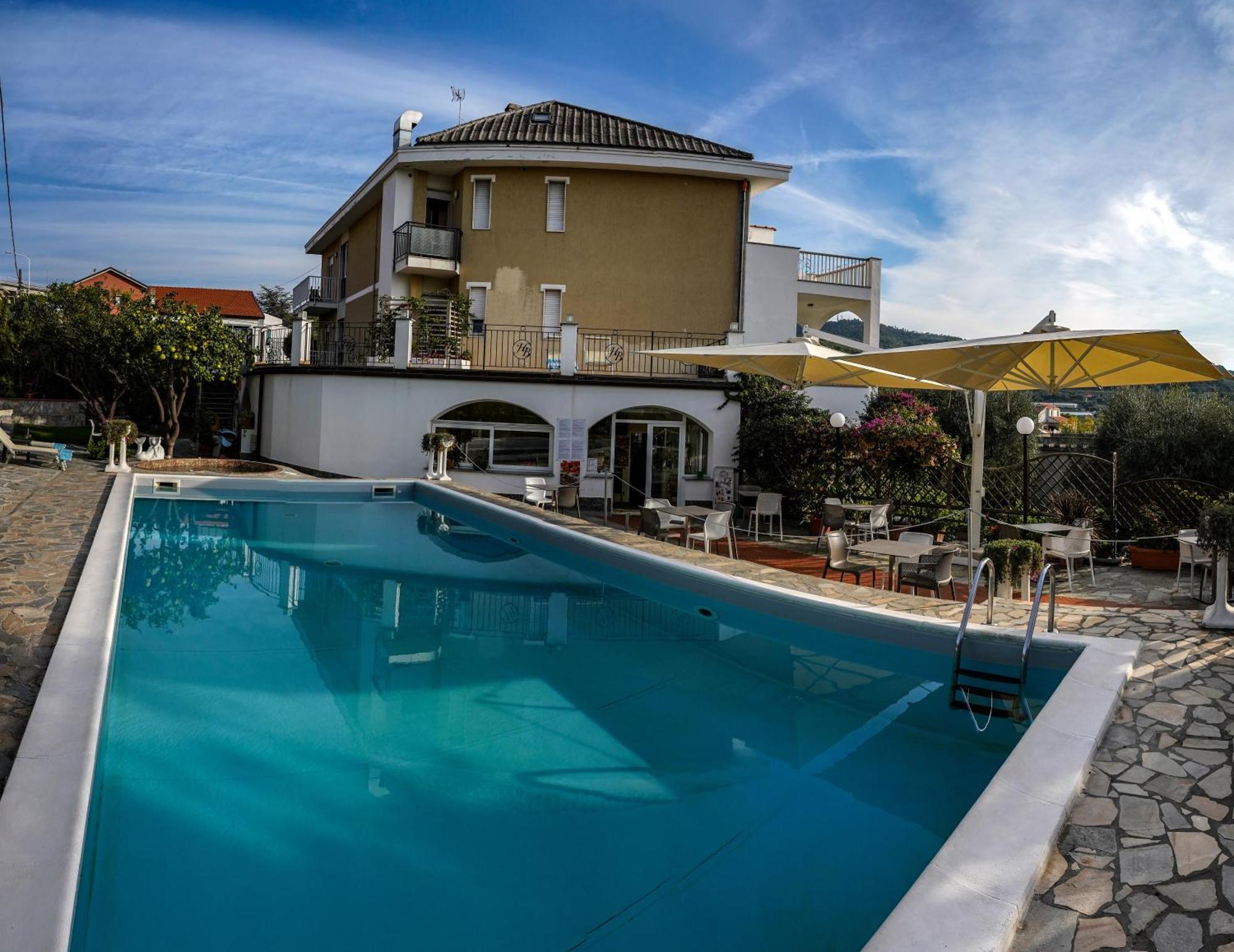 Hotel Bellavista San Bartolomeo Al Mare Exteriör bild