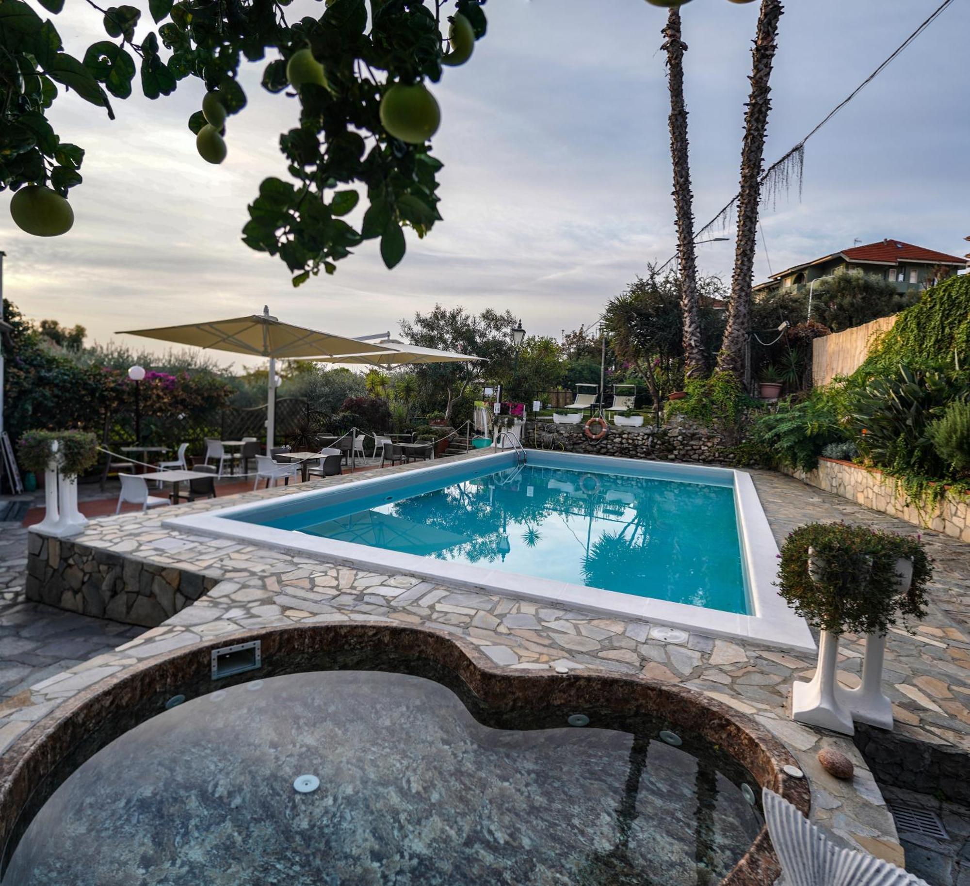 Hotel Bellavista San Bartolomeo Al Mare Exteriör bild