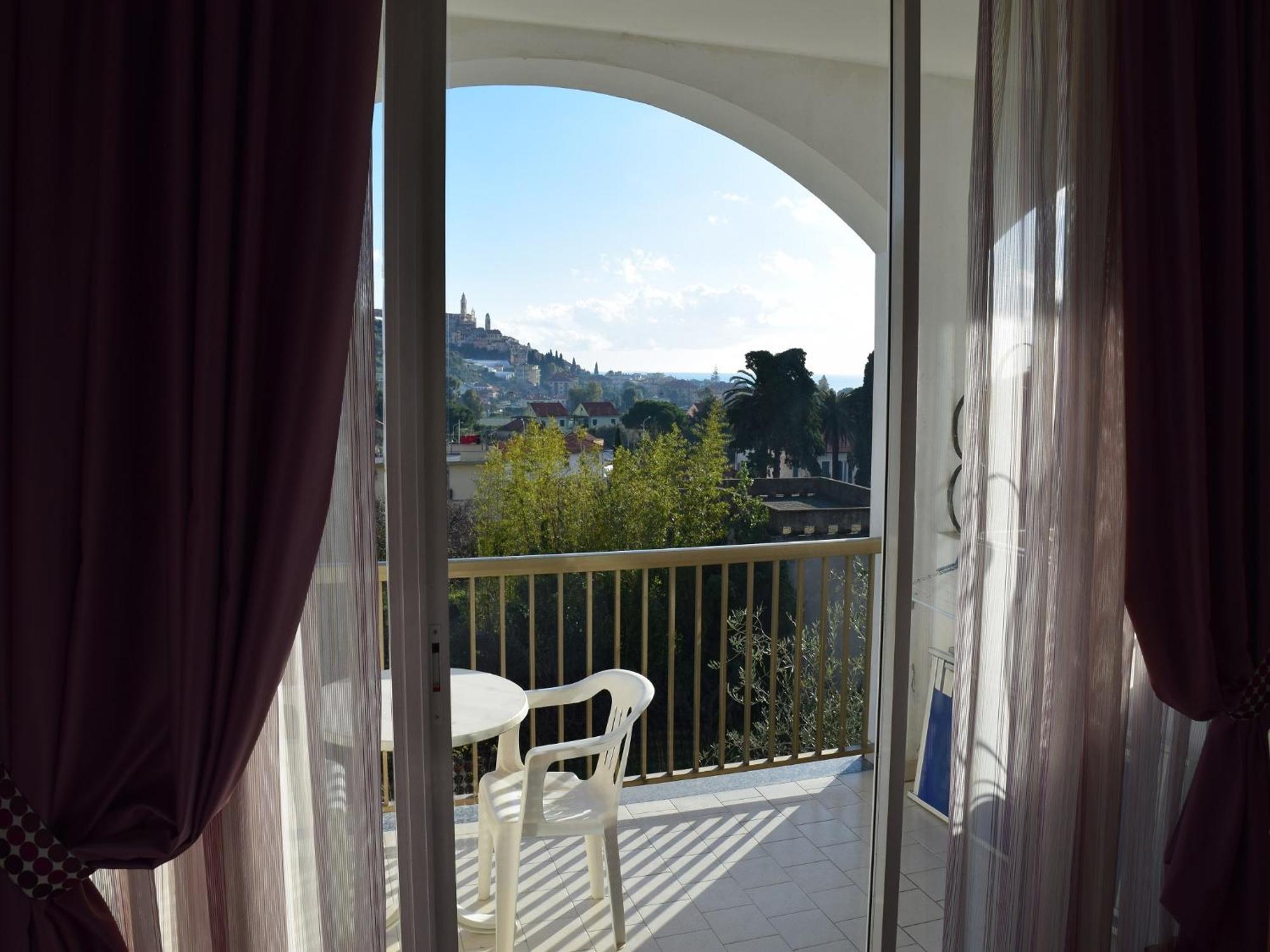 Hotel Bellavista San Bartolomeo Al Mare Rum bild